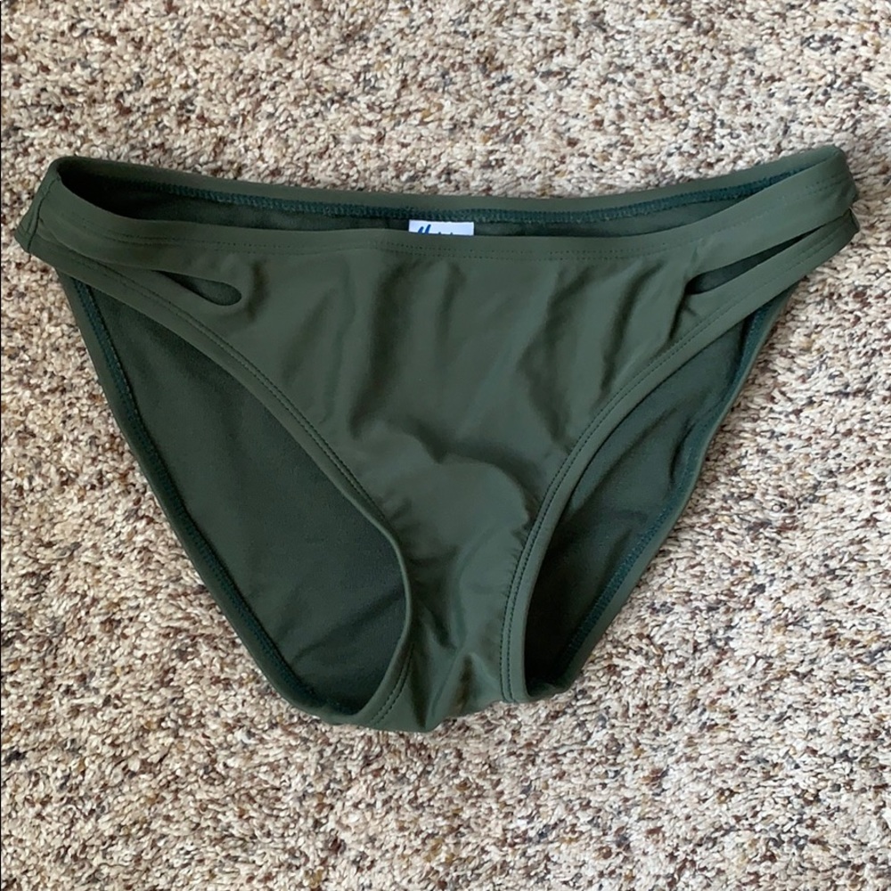 Zumiez bathing suit bottoms